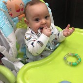 Baby Jean using his Maxi highchair by Chipolino