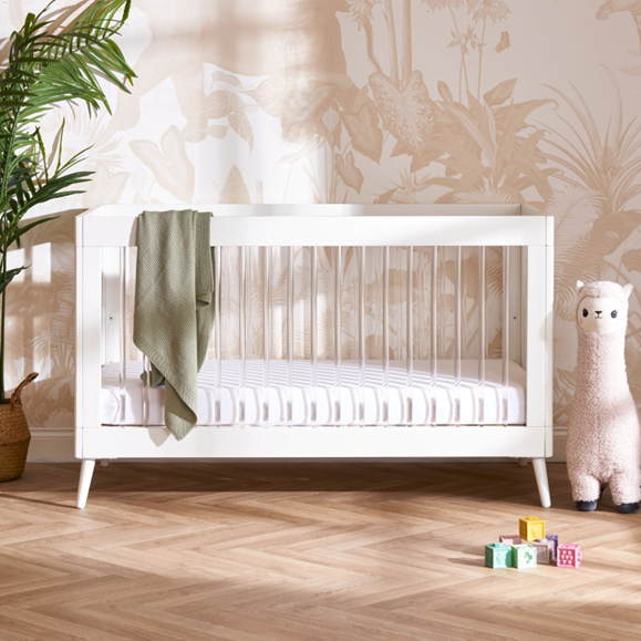 Obaby Cotbed Maya White with Acrylic Obaby Cotbed Maya White with Acrylic