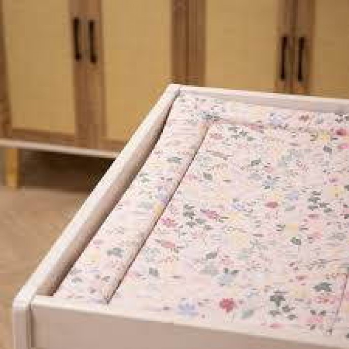 Red kite Changing Mat Rose & Ivy