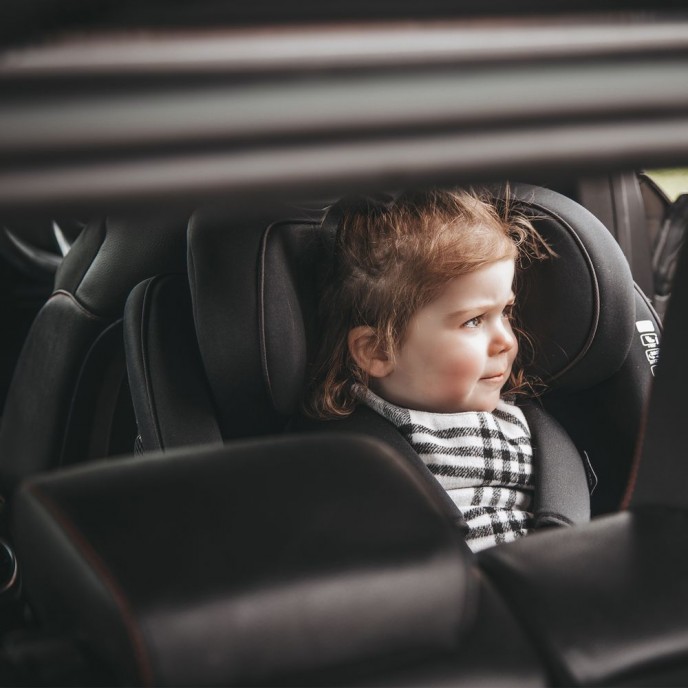 Red Kite Carseat I-Size ISOfix 360 Hoop Black (40-150cm) Red Kite Carseat I-Size ISOfix 360 Hoop Black (40-150cm)