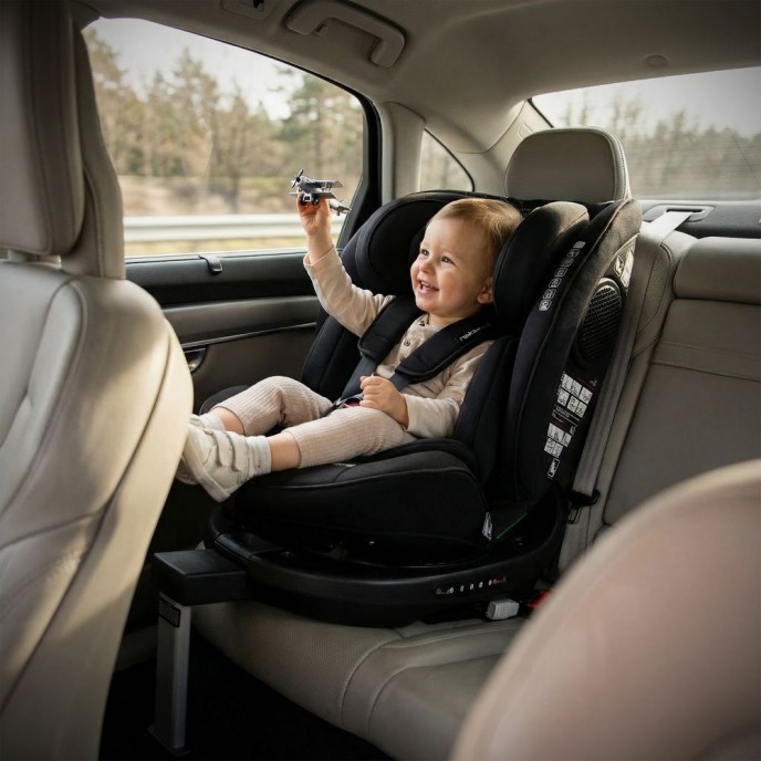 Red Kite Carseat I-Size ISOfix 360 Hoop Black (40-150cm) Red Kite Carseat I-Size ISOfix 360 Hoop Black (40-150cm)