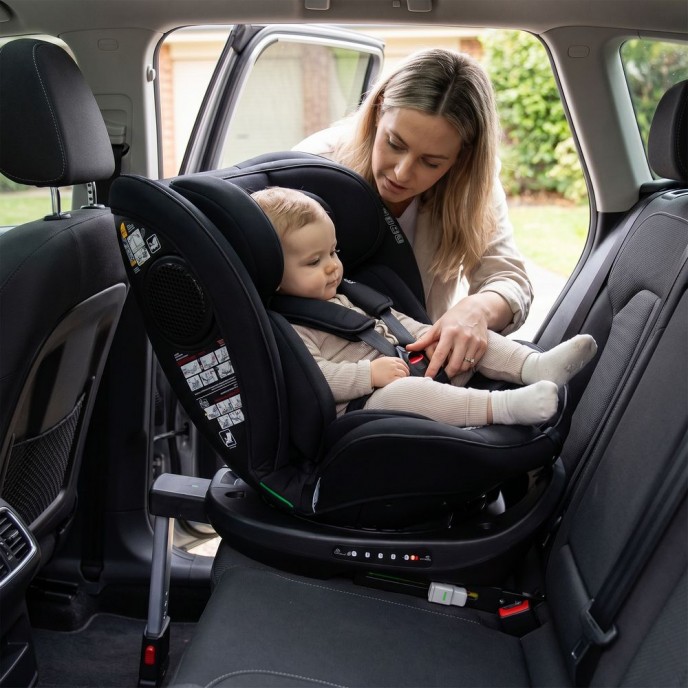 Red Kite Carseat I-Size ISOfix 360 Hoop Black (40-150cm) Red Kite Carseat I-Size ISOfix 360 Hoop Black (40-150cm)