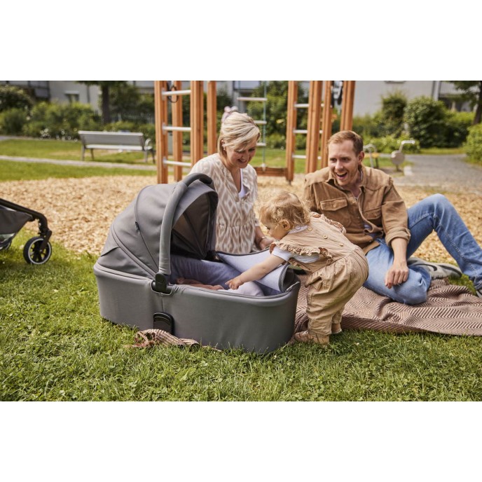 Hauck Travel System Move n Care Set Dark Grey Hauck Travel System Move n Care Set Dark Grey